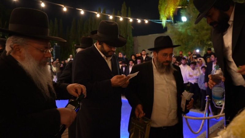 באדיבות המצלם