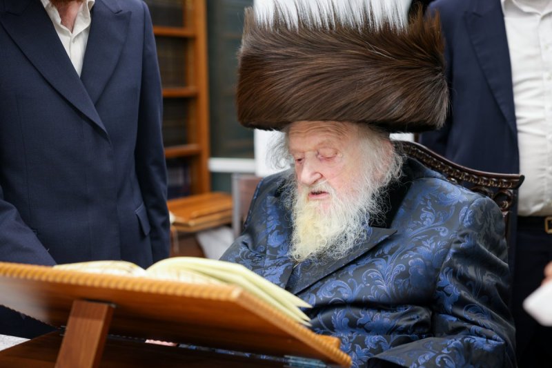 דניאל נפוסי