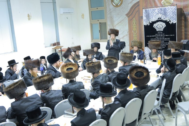 באדיבות המצלם