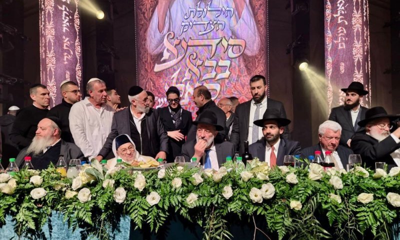 המחאה בהילולת הבבא סאלי: דרעי מכר את הנר במיליון שקלים