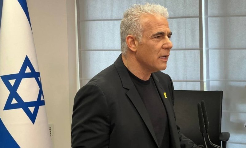 הסערה באופוזיציה מחריפה: ההתכתבות של לפיד על בנט, גולן ואיזנקוט