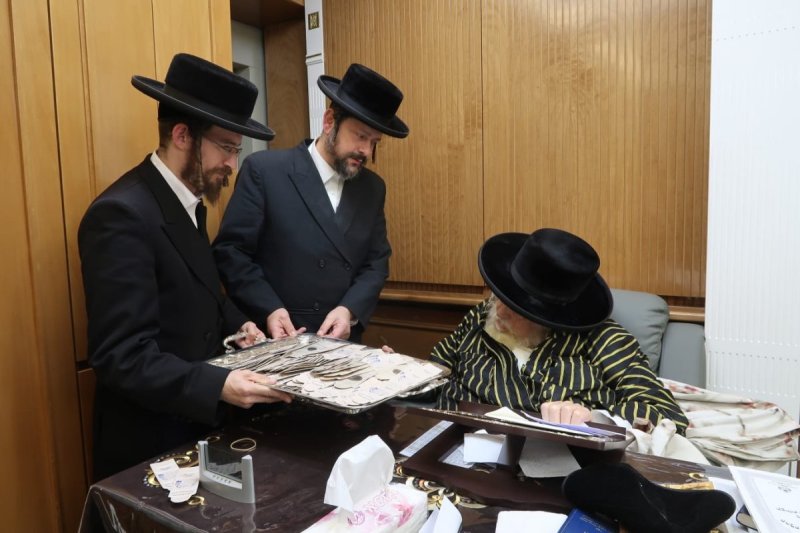 באדיבות המצלם