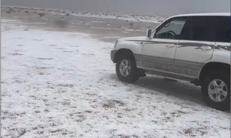 מזג אוויר חריג בסעודיה: סופת ברד כיסתה את המדבריות