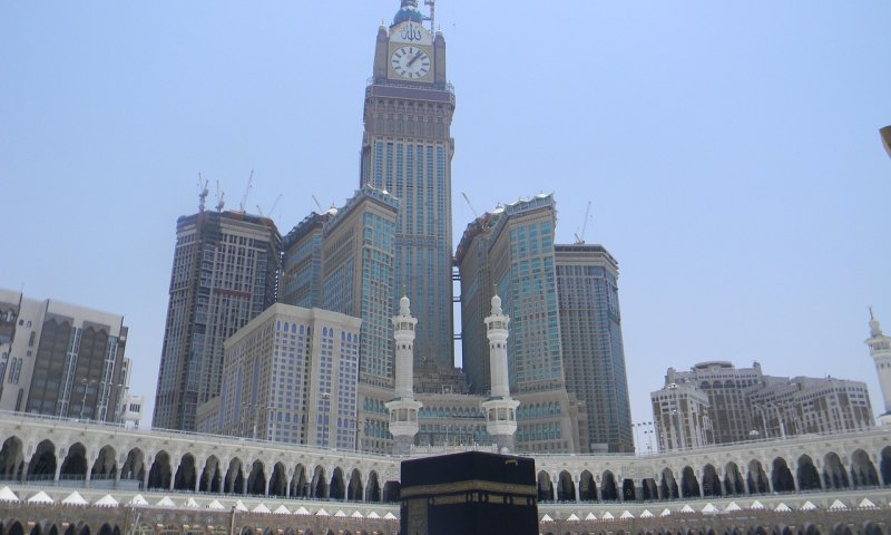 קרב על השליטה האזורית: הסיפור שמאחורי העימות בין סעודיה לאמירויות