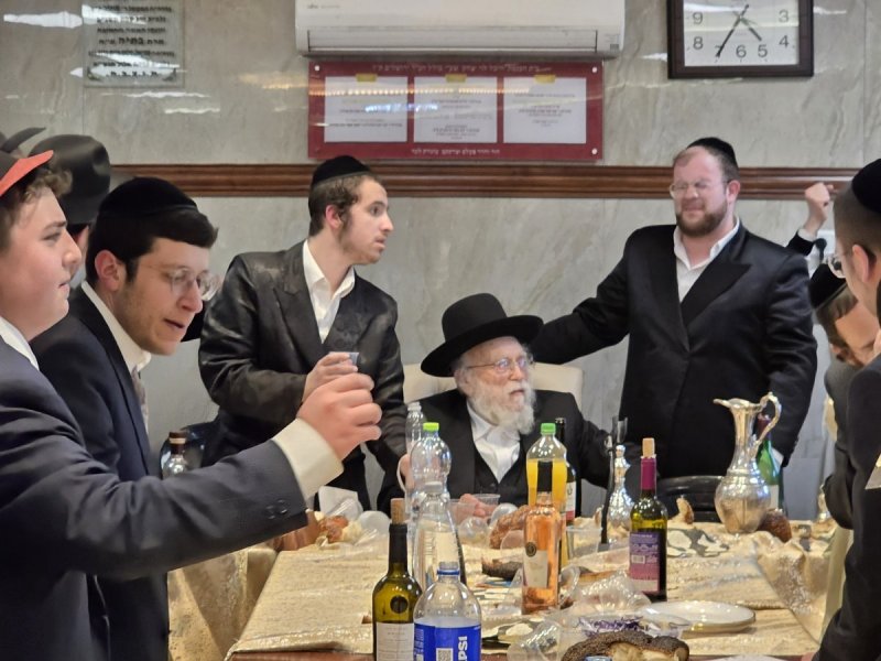 באדיבות המצלם