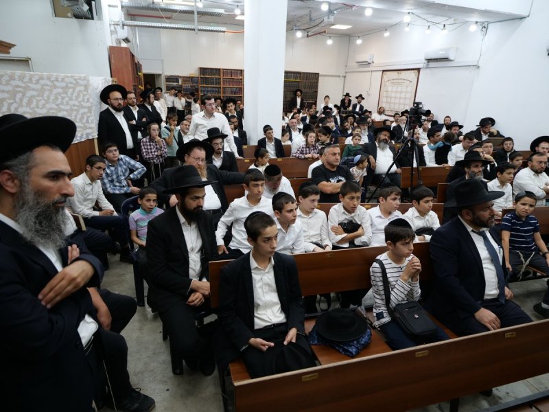 באדיבות המצלם