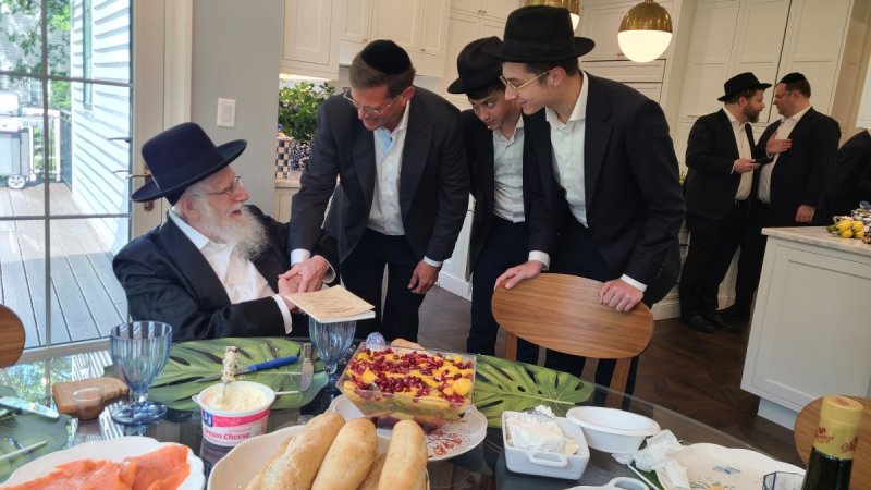 באדיבות המצלם