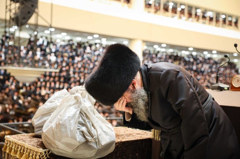 משה גולדשטיין, א. איזנבאך וארי קופרשטוק.