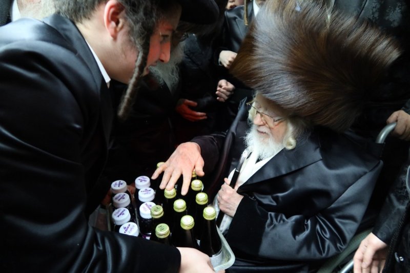 באדיבות המצלם