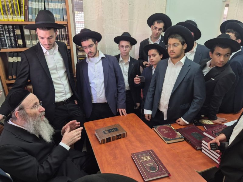 באדיבות המצלם