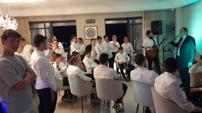 באדיבות המצלם