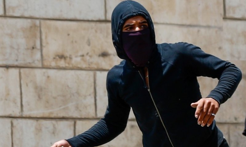 קטינים מתראבין יידו אבנים לעבר אוטובוסים - הוגשו כתבי אישום