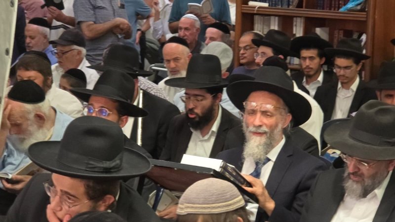 באדיבות המצלם