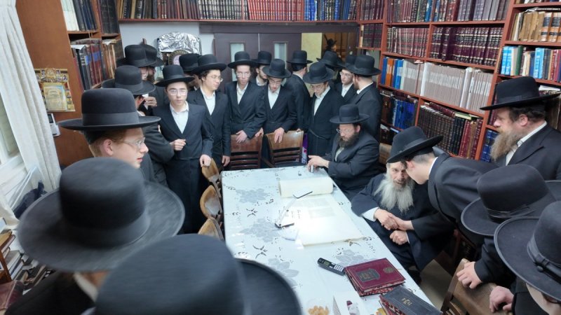 באדיבות המצלם