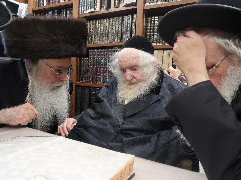 באדיבות המצלם