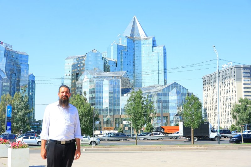 מרדכי לובעצקי