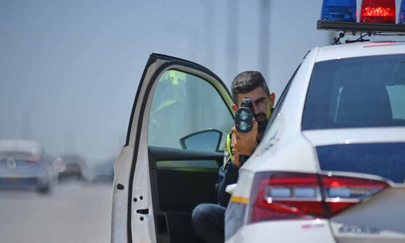 "זה טייס זה&rdquo;: נהג אופנוע נמלט במהירות מהמשטרה - כך זה הסתיים | צפו