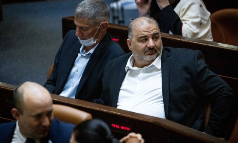 מנסור עבאס עם יוזמה חדשה: "שירות לאומי גם לערבים"