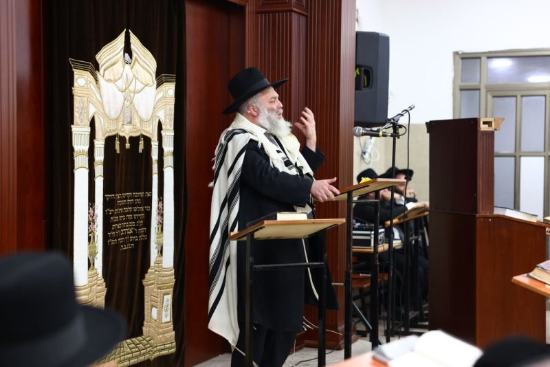 באדיבות המצלם