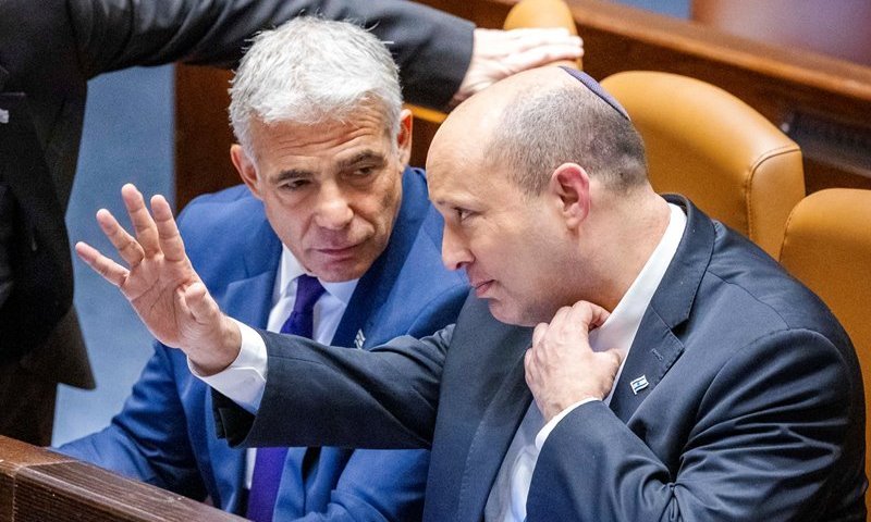 נחשף ההסכם בין בנט ללפיד: זה היחס ברשימה - והדחייה להצעת איזנקוט