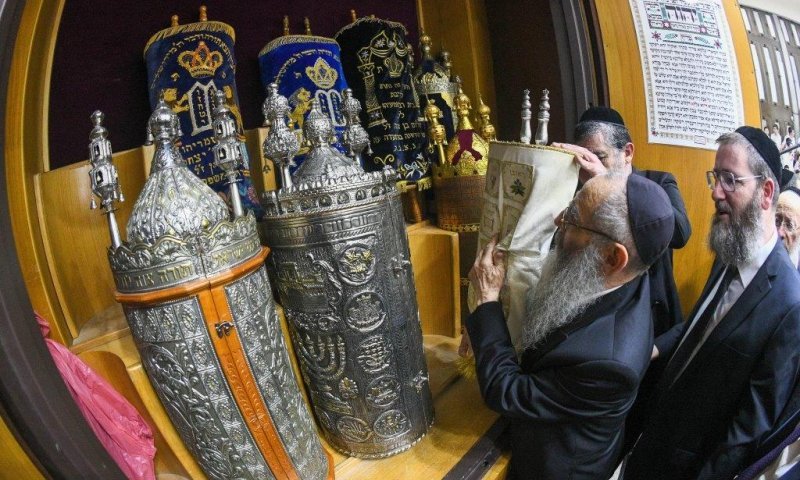 זמני כניסת ויציאת חג שמחת תורה תשפ"ז בארץ ובעולם