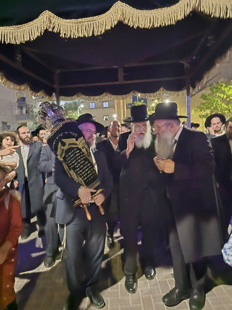 באדיבות המצלם