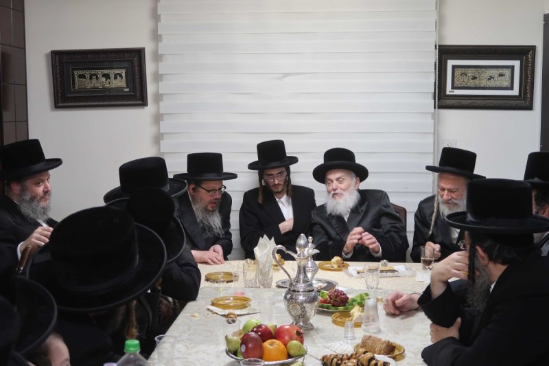 באדיבות המצלם