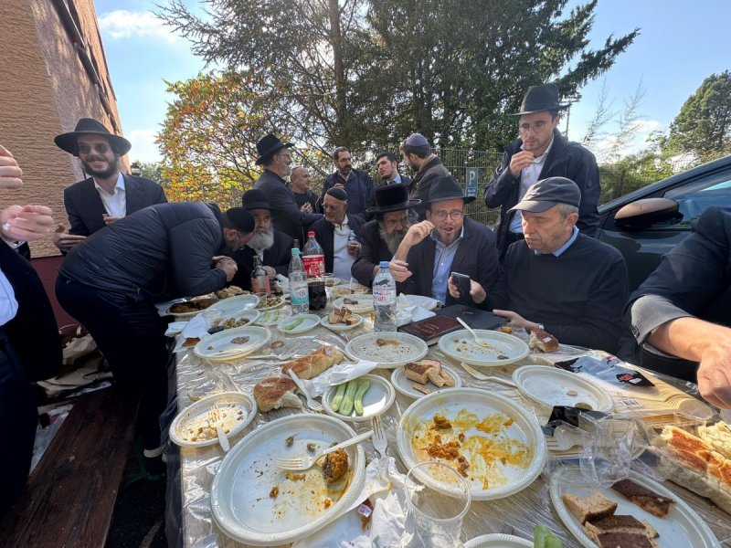 באדיבות המצלם