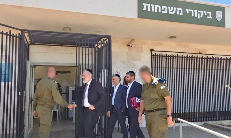 דרעי בביקור בכלא 10: "די להתייחס ללומדי התורה כעבריינים"
