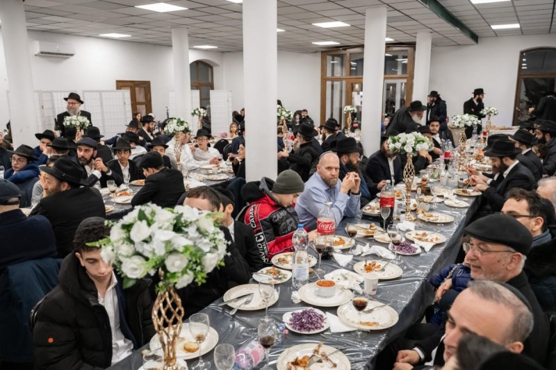 באדיבות המצלם