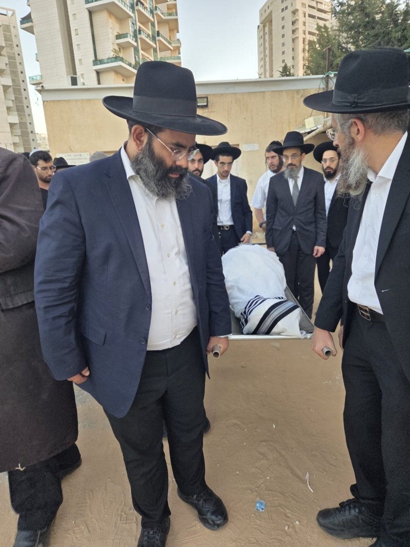 באדיבות המצלם