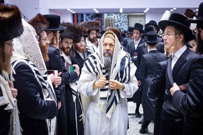 האחים לאנטשעווסקי ואייזיק ג.