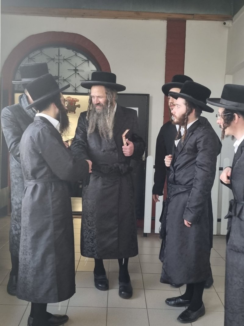 באדיבות המצלם