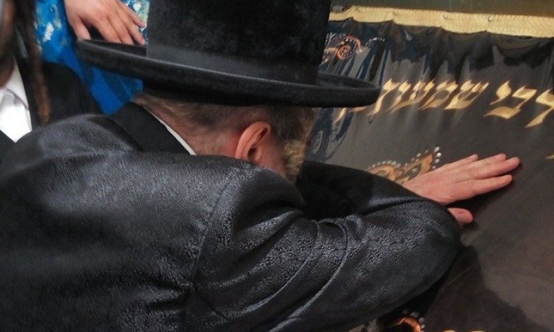לא יכולים לעלות למירון? האדמו"ר מראחמסטריווקא: "אני השליח שלכם!"