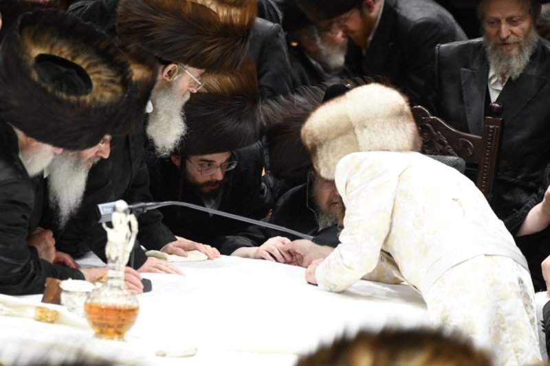 אנשיל בעק וא.מ.ש