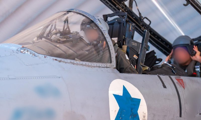 צה״ל תקף אתרי שיגור טילים בליסטיים ומפקדות של הבסיג׳ באיראן | צפו