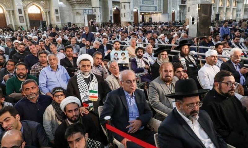 אזר אומץ במפתיע: נציג היהודים באיראן תקף את הנשיא פזשכיאן 