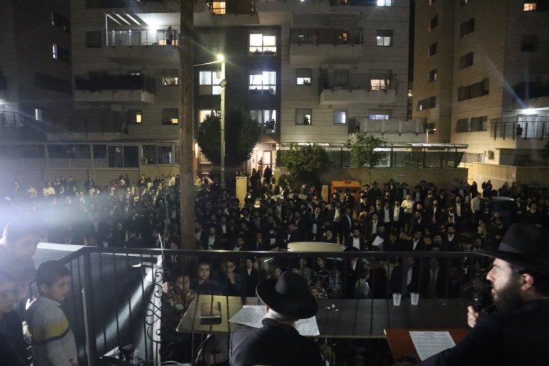 באדיבות המצלם