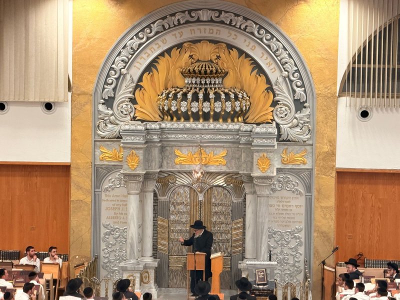 באדיבות המצלם