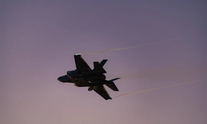 טיל סיני בידיים איראניות? כך הופל מטוס הקרב האמריקני