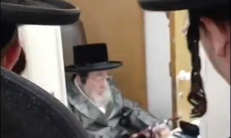 חולשה ודלקת: אירוע מצומצם ל'יום הבהיר' של הרבי מויז'ניץ