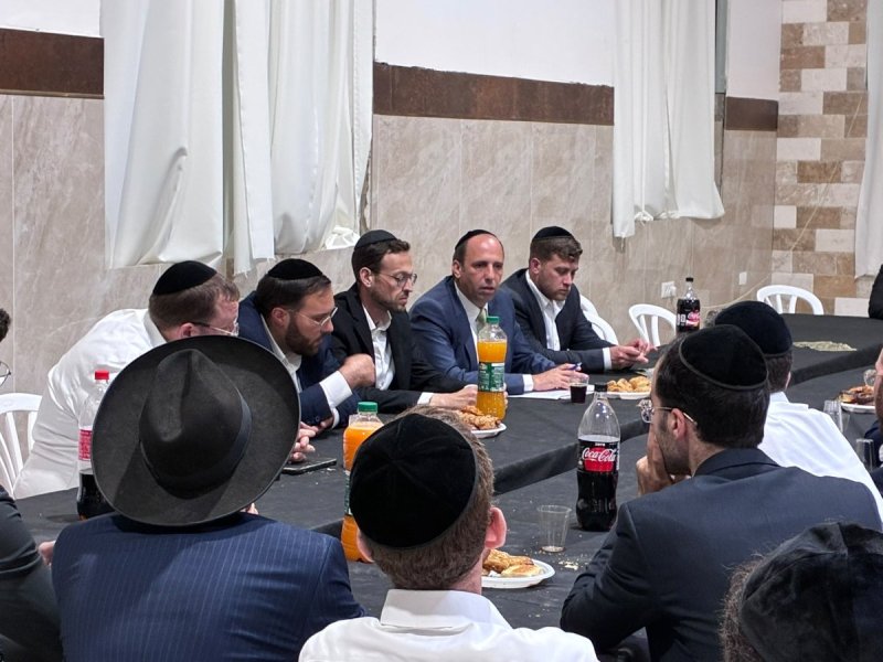 באדיבות המצלם