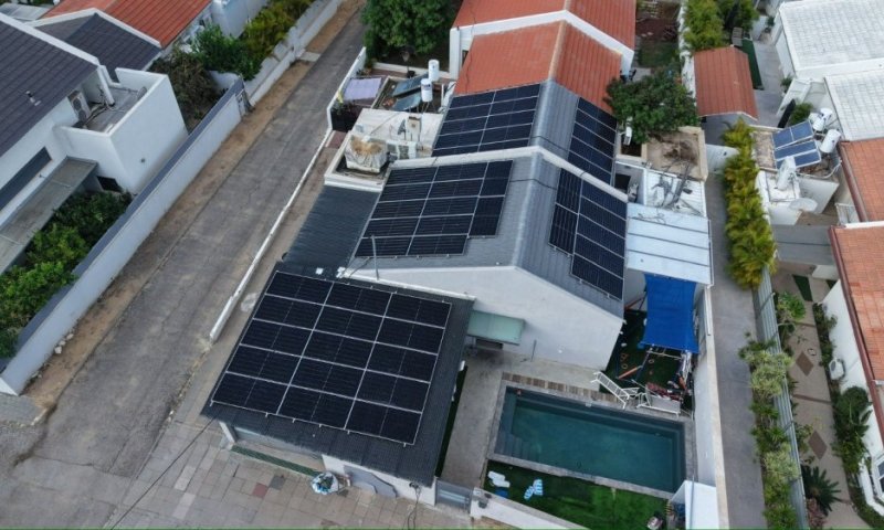 כך אלפי בעלי בתים פרטיים כבר הפכו את הגג להכנסה פסיבית קבועה