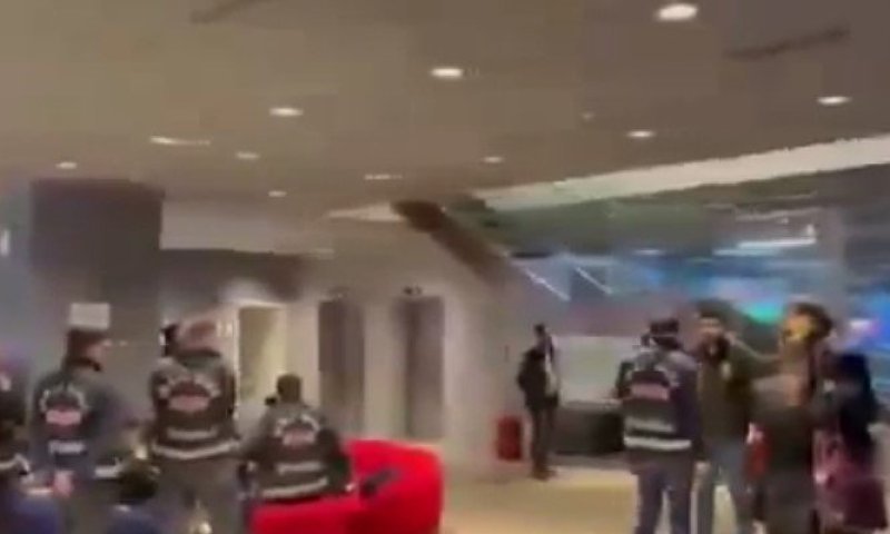 הדיקטטורה בטורקיה: עשרות שוטרים פשטו על אולפני הערוץ שהעז לבקר את ארדואן