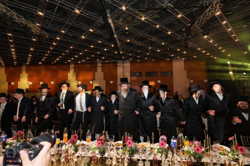 יעקב נחומי וא. אייזנבאך