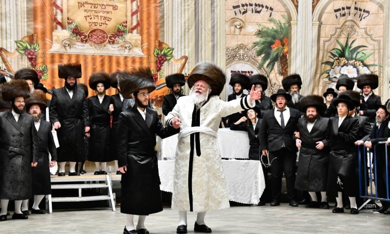 שמחה גדולה: חתונת פרמישלאן - שאץ ויז'ניץ | צפו בתיעוד