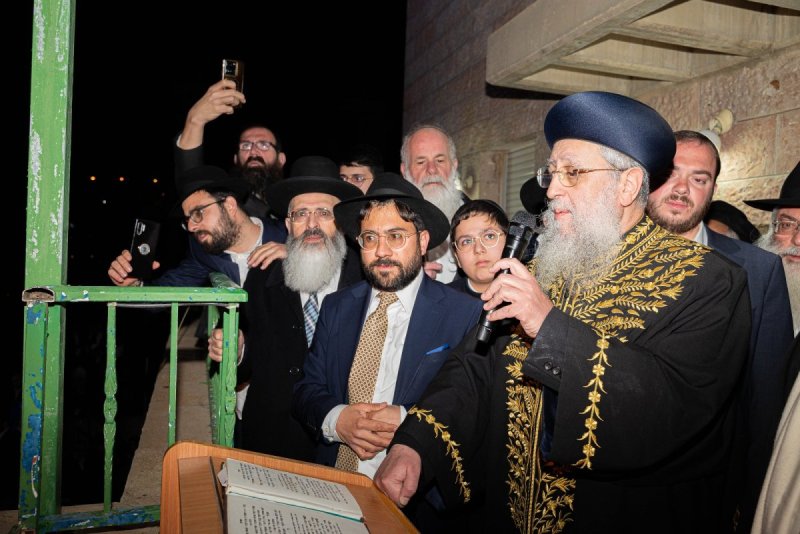 באדיבות המצלם