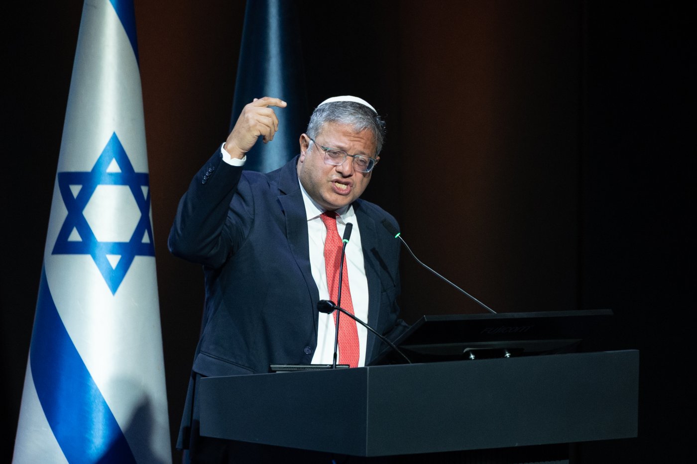 אורן בן חקון, פלאש 90