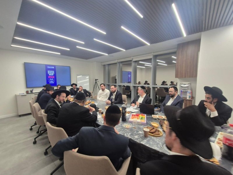 באדיבות המצלם