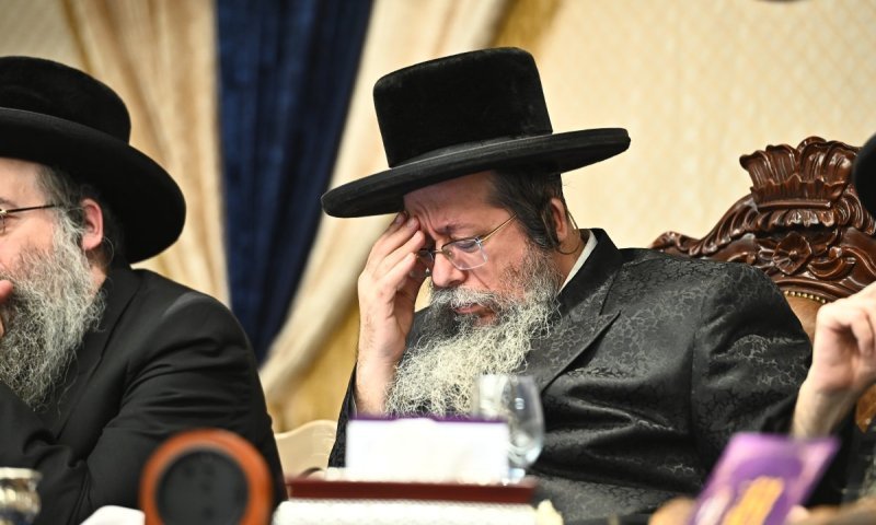 האדמו"ר לתלמידיו: "ללכת רק להפגנות שיוזמים גדולי ישראל"